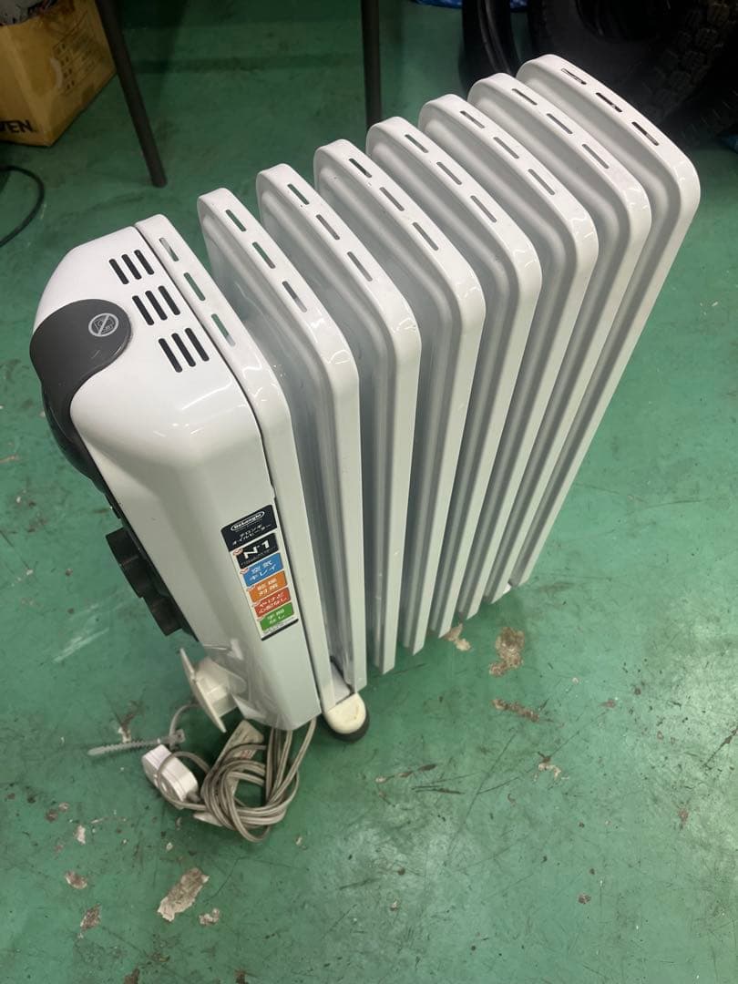 デロンギオイルヒーター　アミカルド　オイルヒーター　ダークグレー