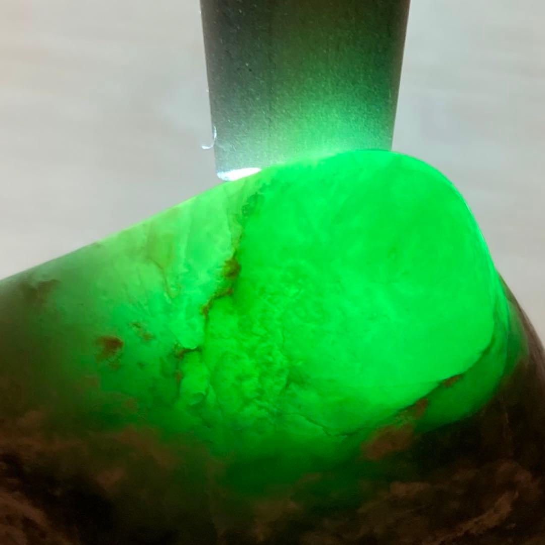 【専用品】糸魚川翡翠　翡翠　さまざまな翠　原石　160.2ｇ