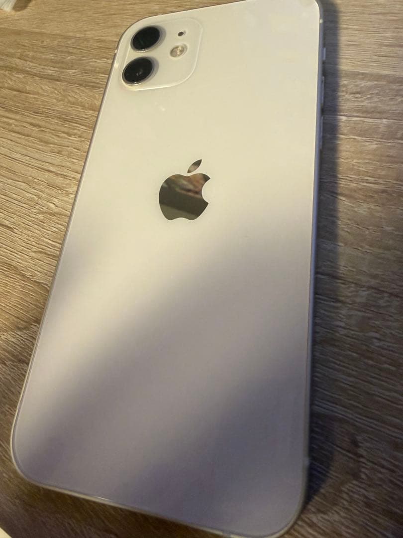 Apple iPhone 12 64gホワイト ひび割れあり