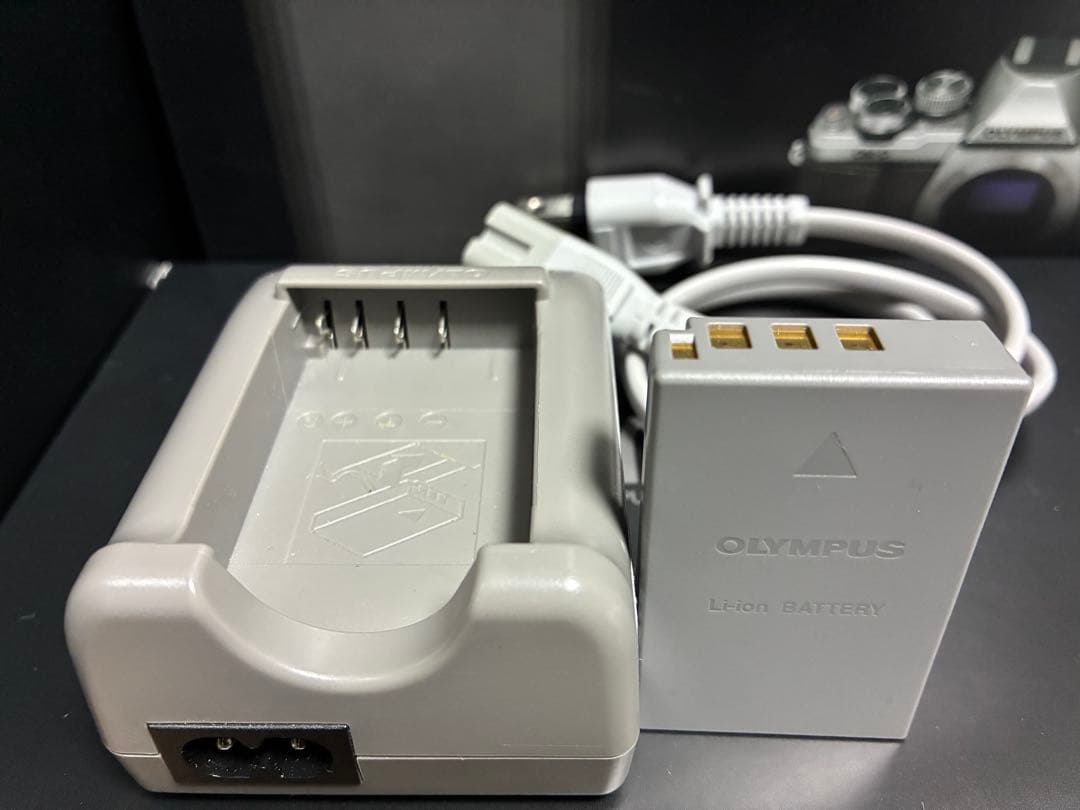 OLYMPUS OM-D EM10 mark2 +カメラの知識本