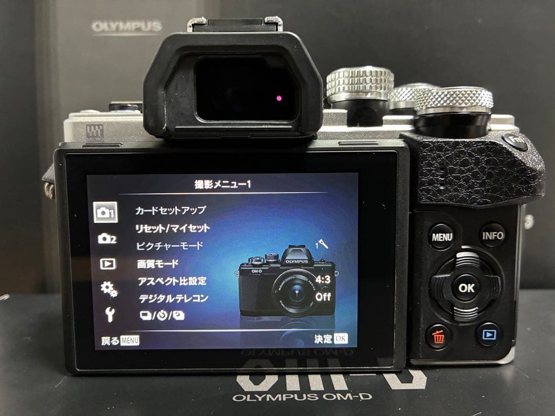 OLYMPUS OM-D EM10 mark2 +カメラの知識本