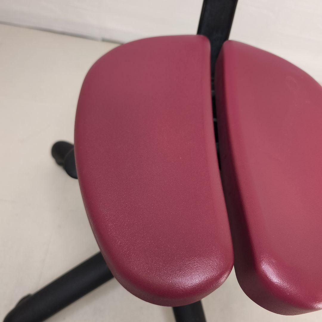 Ayur Chair(アーユルチェアー)オクトパス レッド