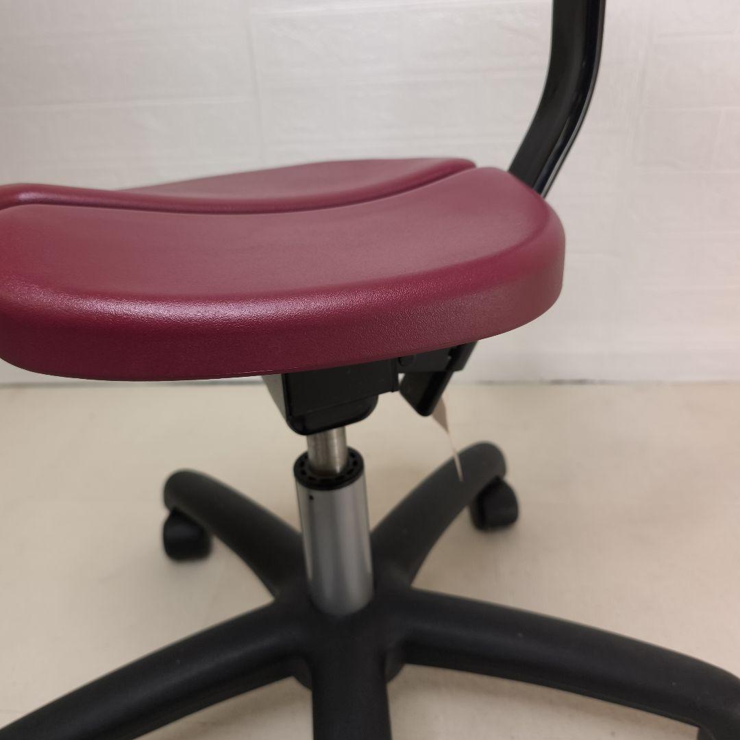 Ayur Chair(アーユルチェアー)オクトパス レッド