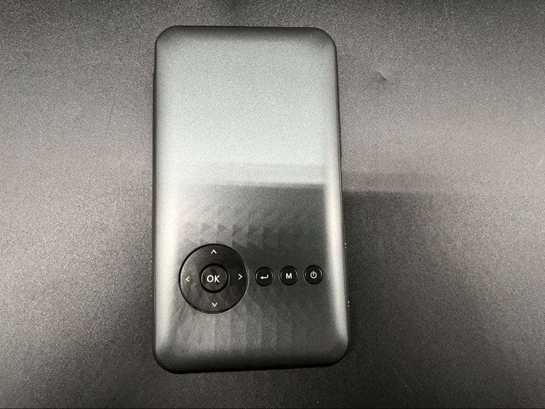 ★【美品】UENO-mono KABENI カベーニミニプロジェクター