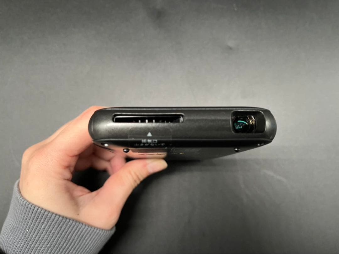 ★【美品】UENO-mono KABENI カベーニミニプロジェクター