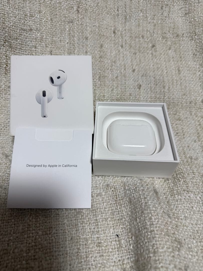 AirPods 第4世代 ノイズキャンセリング付き　充電ケースのみ