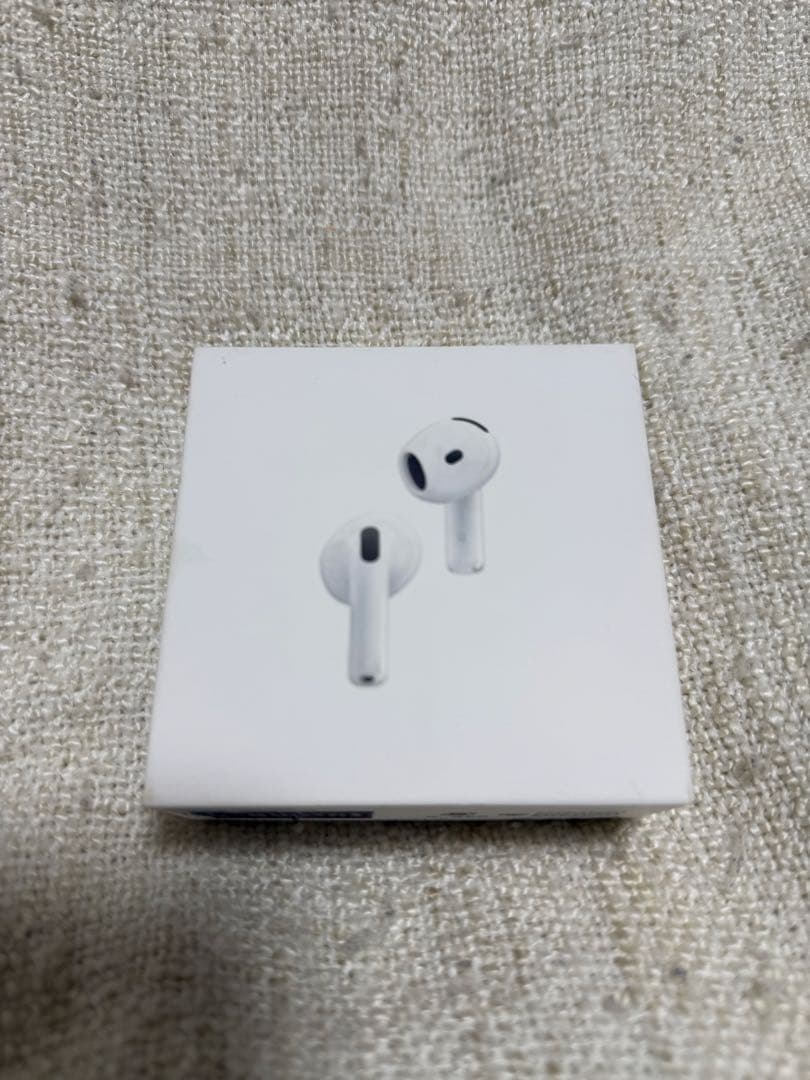 AirPods 第4世代 ノイズキャンセリング付き　充電ケースのみ