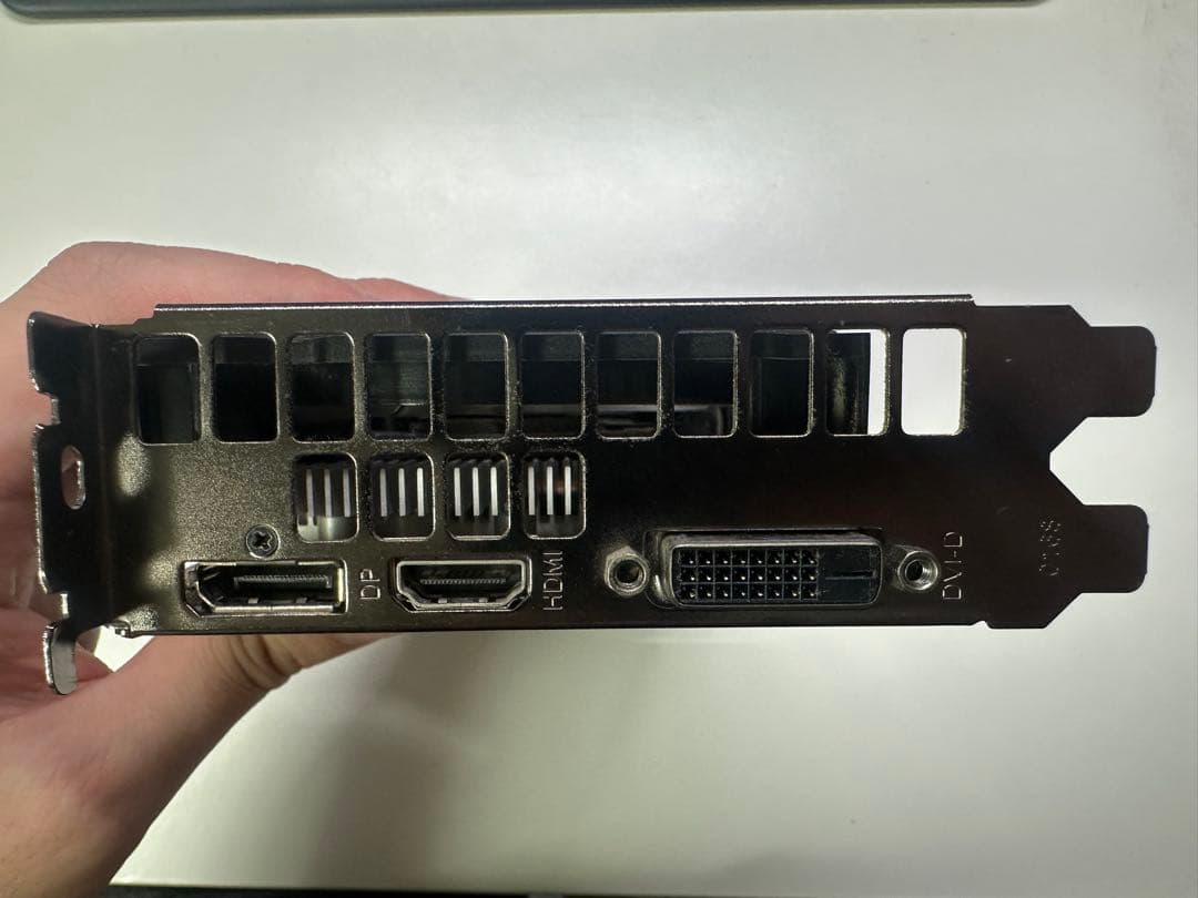 NAVIDIA GeForce GTX 1650 SUPER 4GB 確認済み