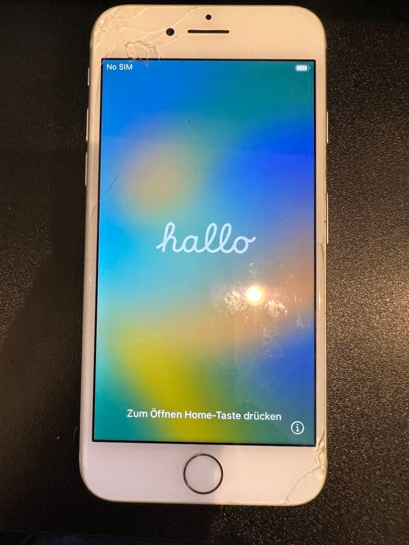 Apple iPhone 8 本体 シルバー