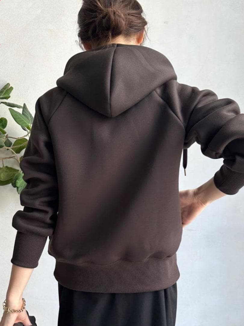 ☆新品・タグ付☆ 値下げ！DOUDOUドゥドウ　プラムダンボールジップフーディー