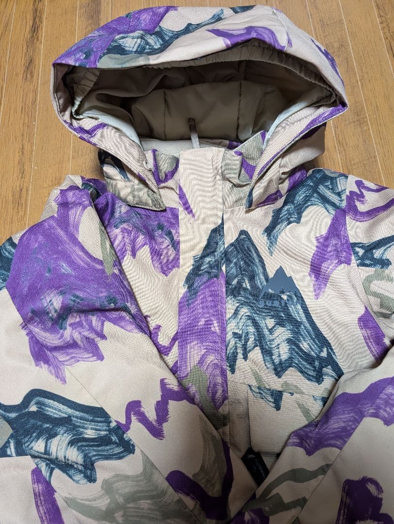 1回使用のみ　BURTON スノースーツ　XS　レアカラー