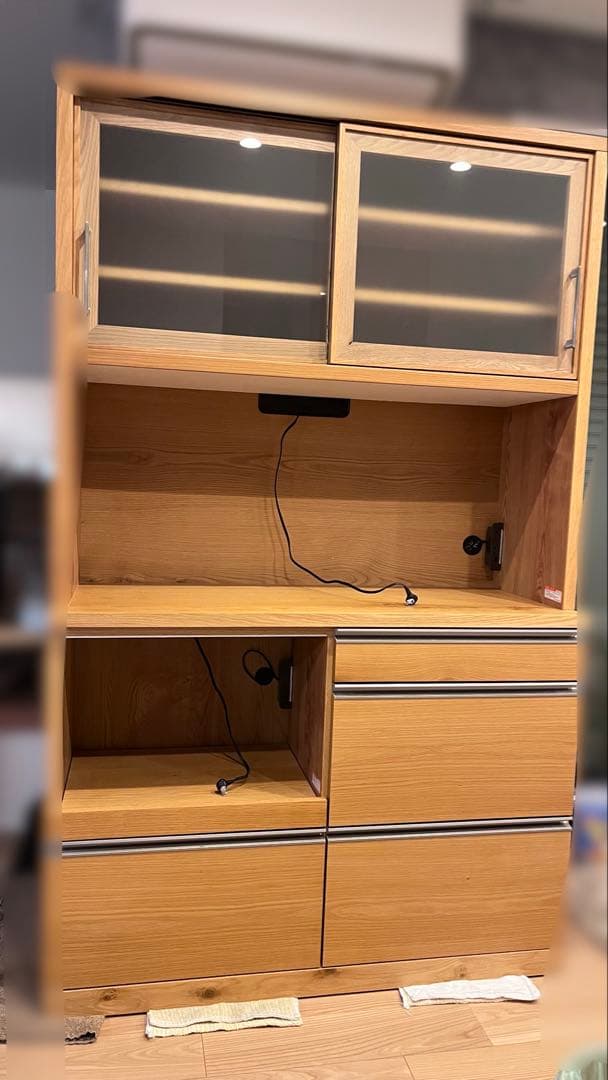 ニトリ食器棚（6月7日まで出品予定）