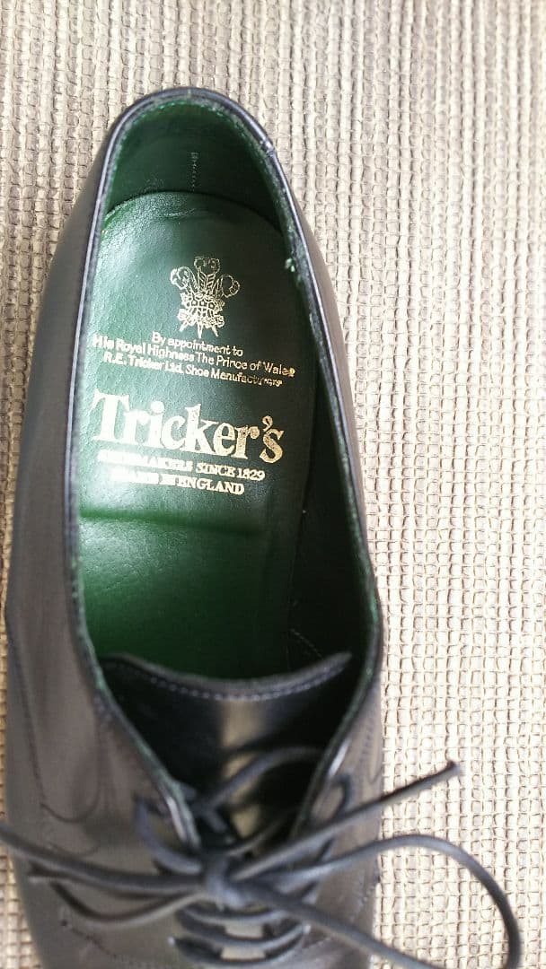 またまた 値下げします トリッカーズ ストレートチップ ビジネスシューズ