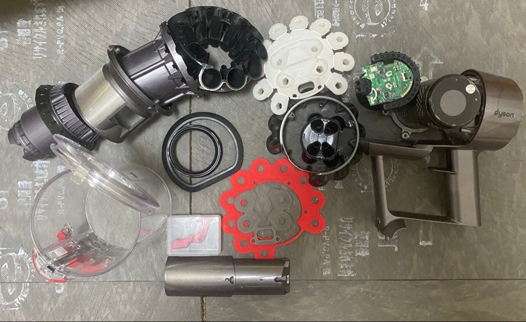 ☆スマイリー☆【徹底整備済・動作保証付】ダイソンV11 SV14 本体のみ