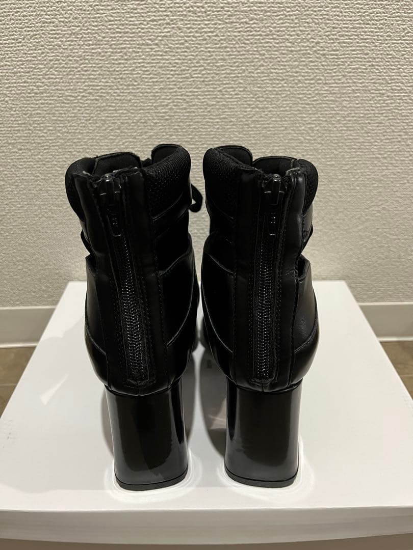 スニーカーチャンキーブーサン(HARE) Lサイズ