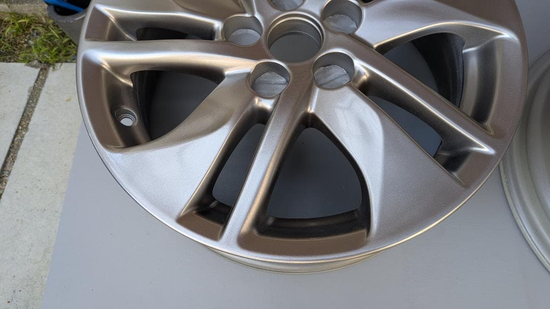 170系シエンタ純正アルミホイール（再塗装品）