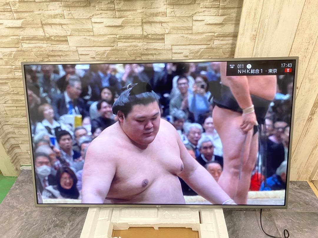 LG 4K 55V型テレビ