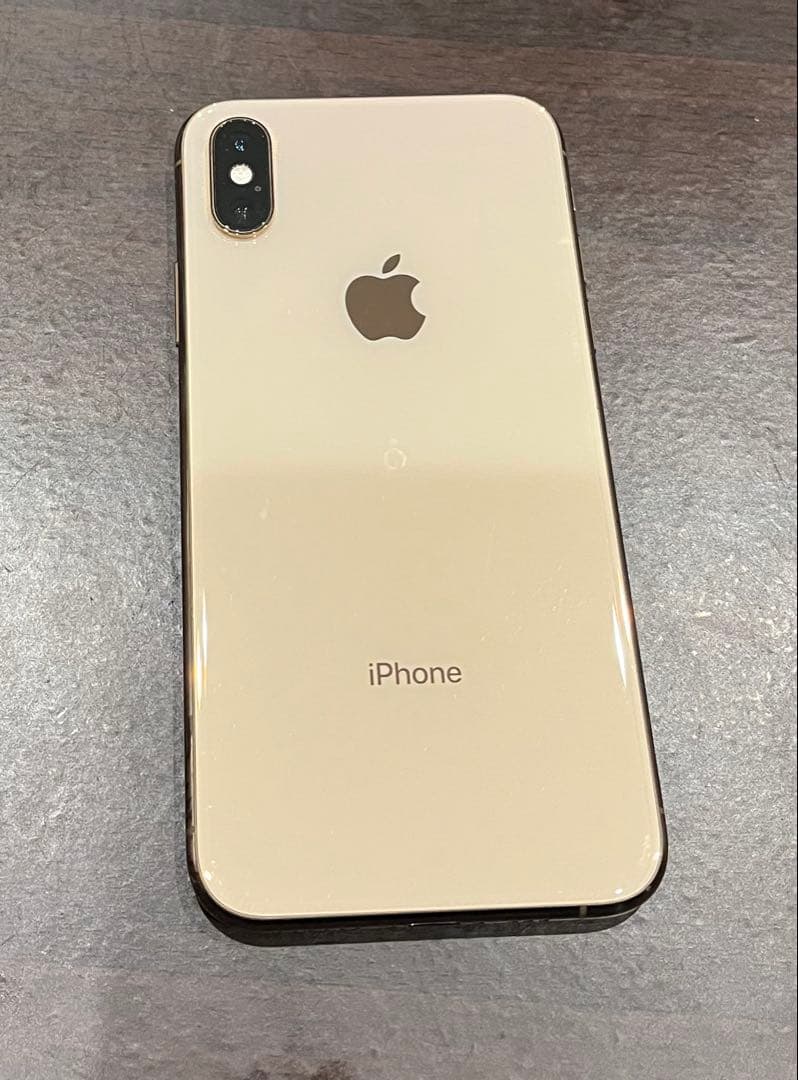 iPhone Xs シャンパンゴールド　simロックなし　バッテリー73%