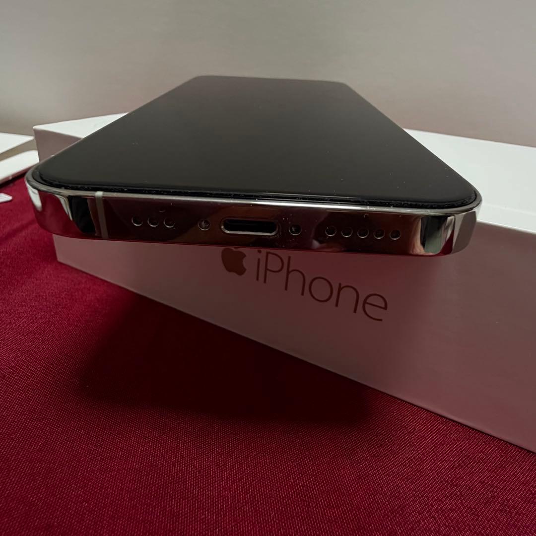 美品　iPhone 13 Pro、512GB本体　シルバー　SIMフリー