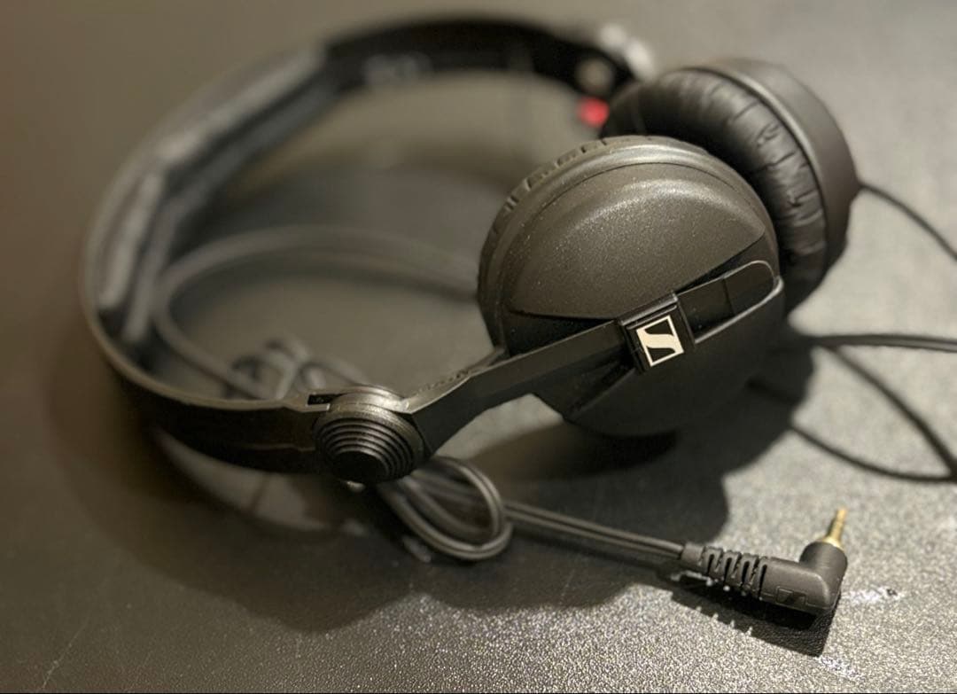 SENNHEISER ゼンハイザー　有線　ヘッドホン モニター　HD25 70Ω
