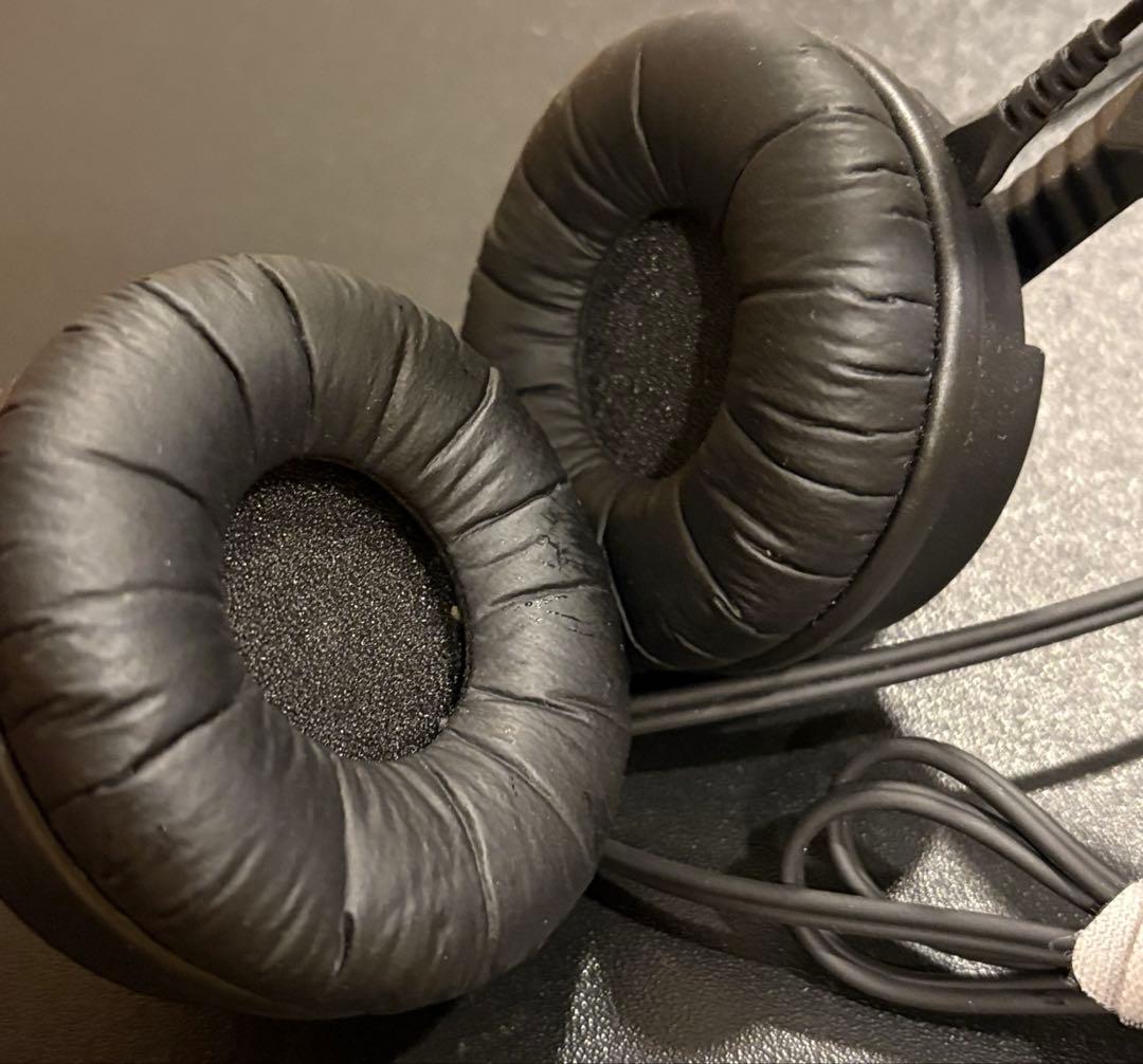 SENNHEISER ゼンハイザー　有線　ヘッドホン モニター　HD25 70Ω