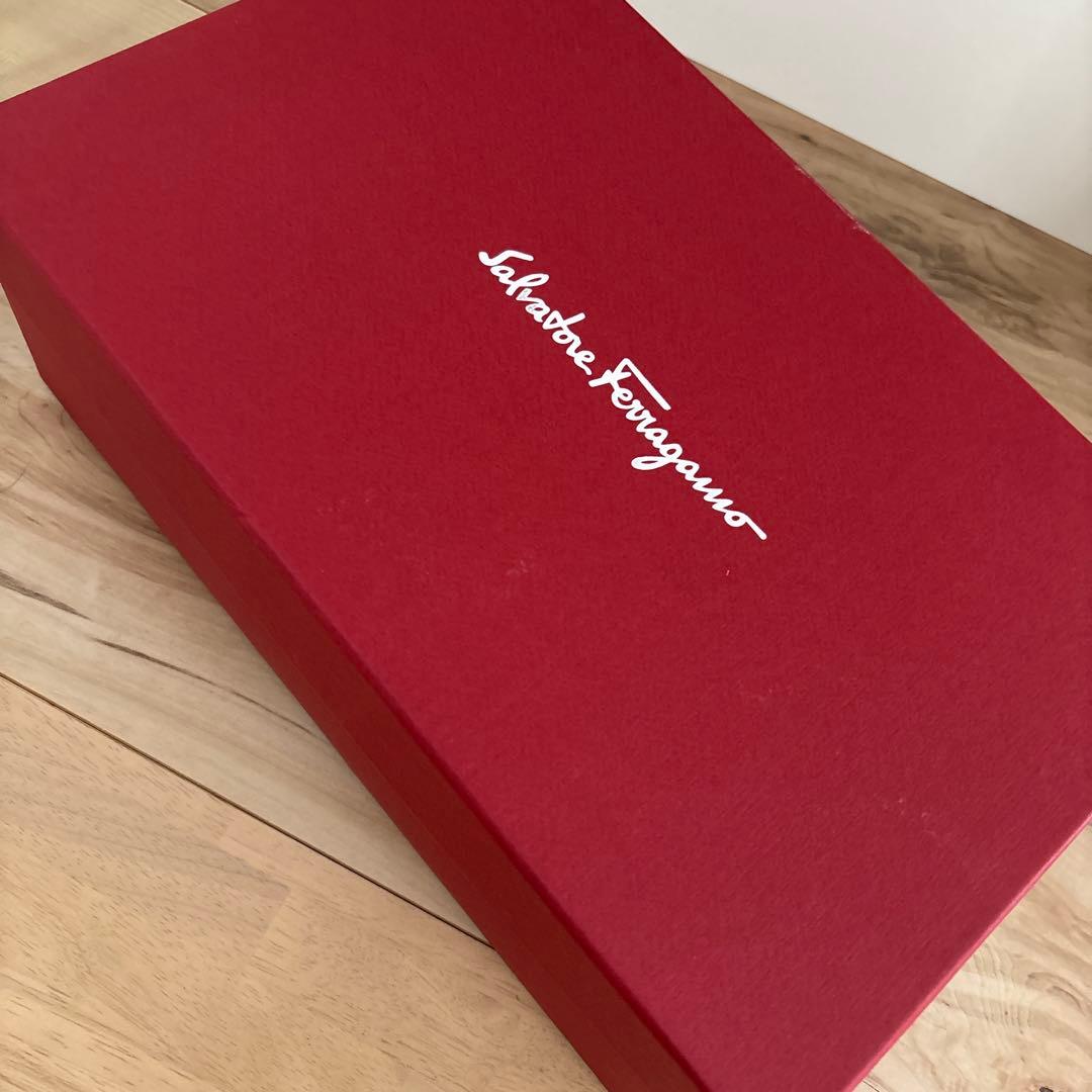 Salvatore Ferragamo ブラウン ドレスシューズ 新品、未使用