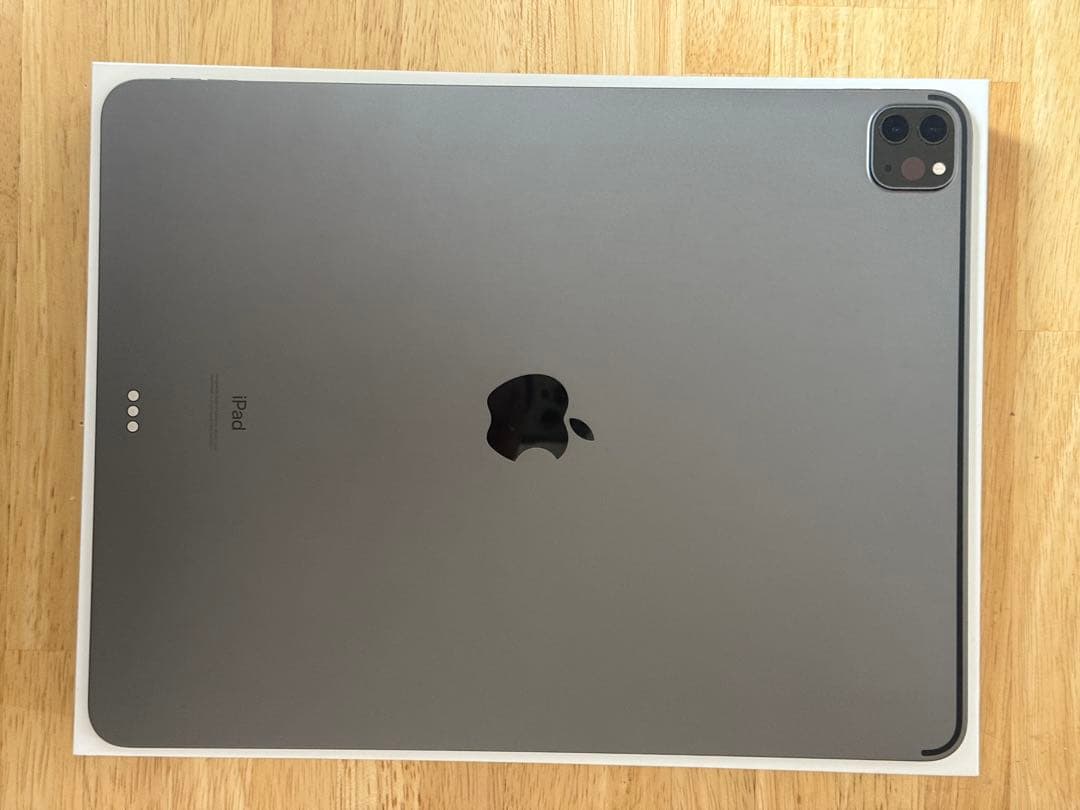 iPad Pro 12.9 第4世代 + Magic Keyboard