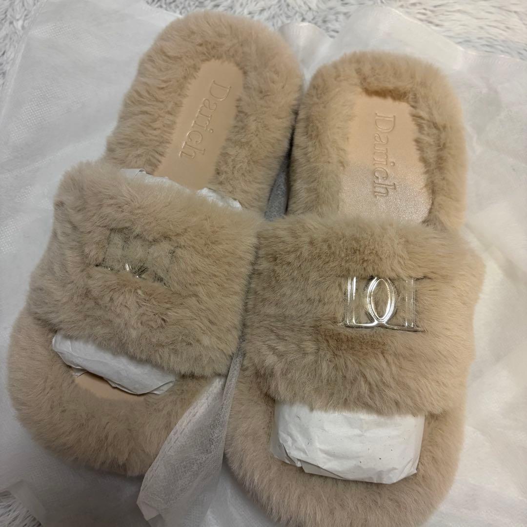 darich ダーリッチ プラットフォームファーサンダル ベージュ