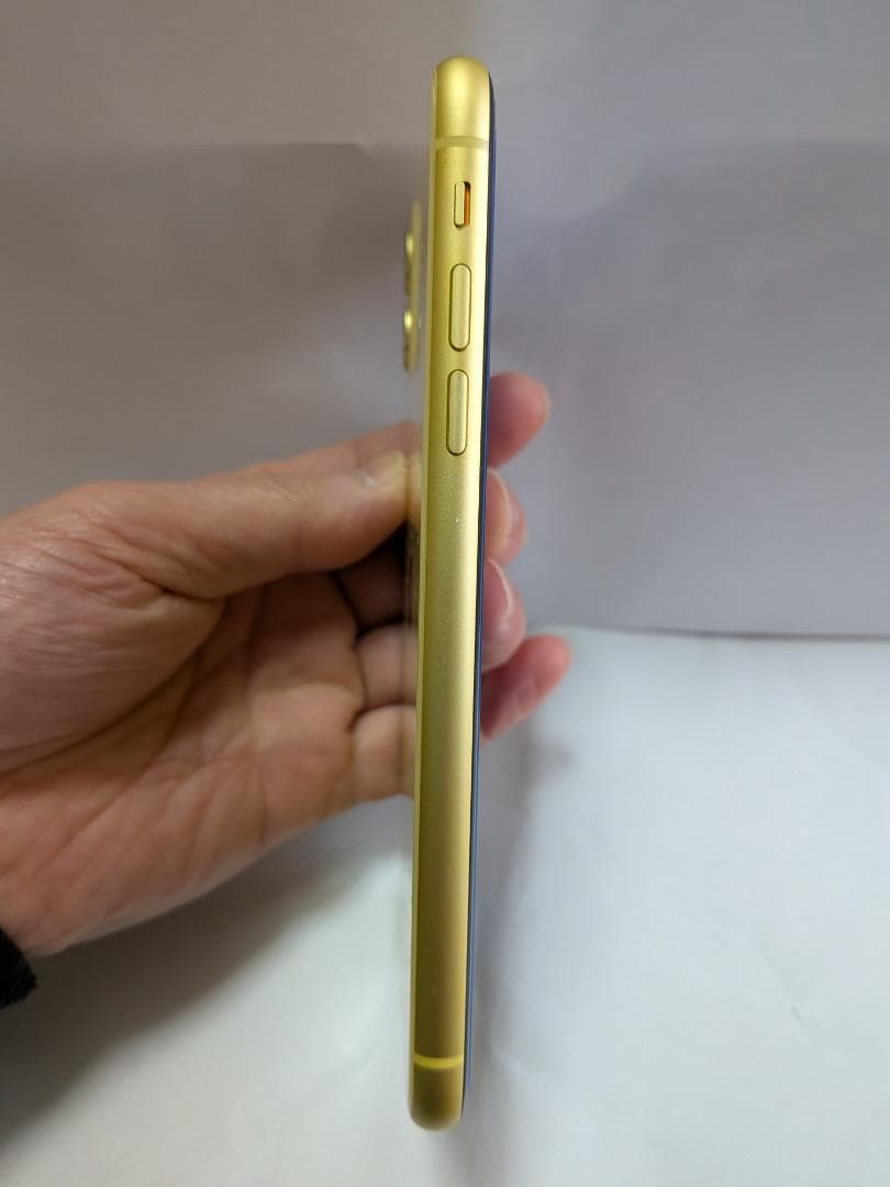 iPhone 11 イエロー 64GB 本体 シムフリー