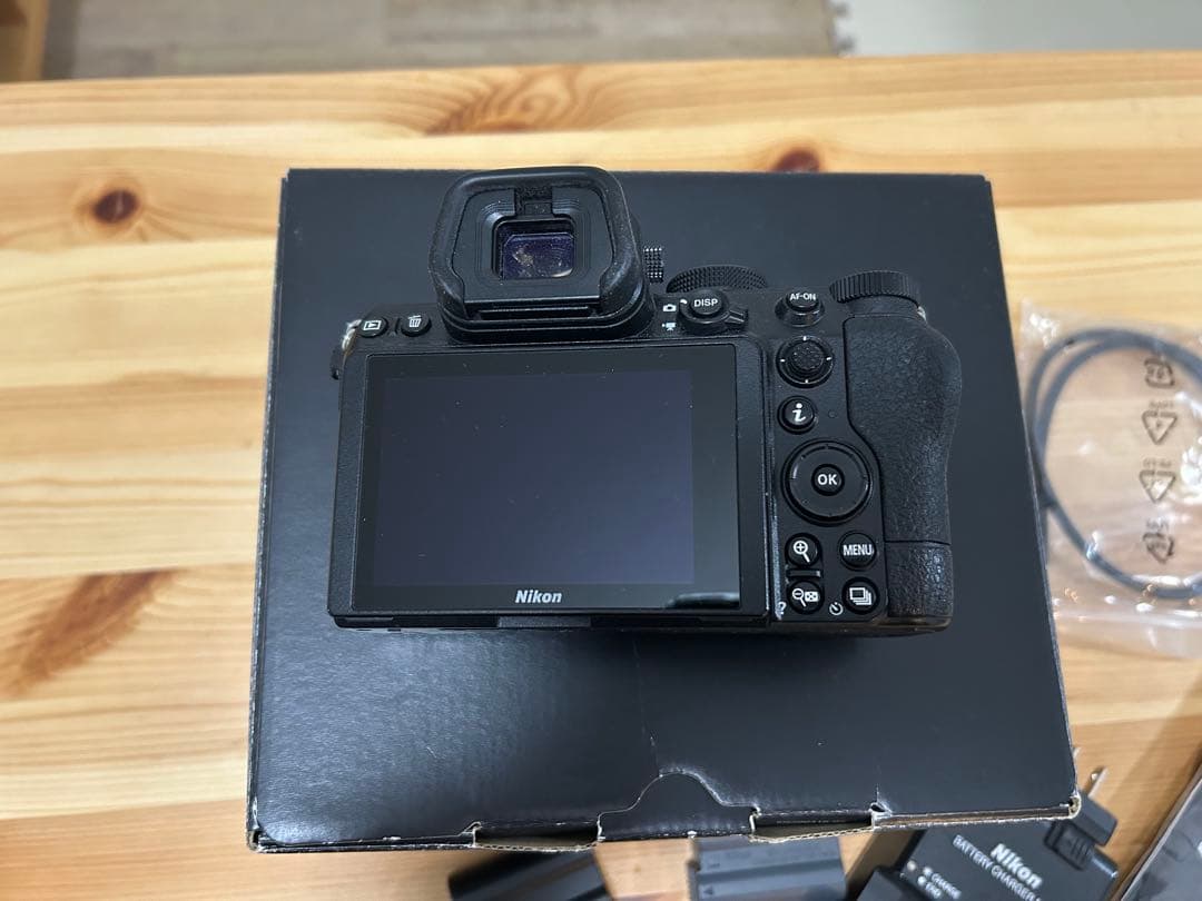 Nikon Z5 本体　予備バッテリー付　フルサイズ