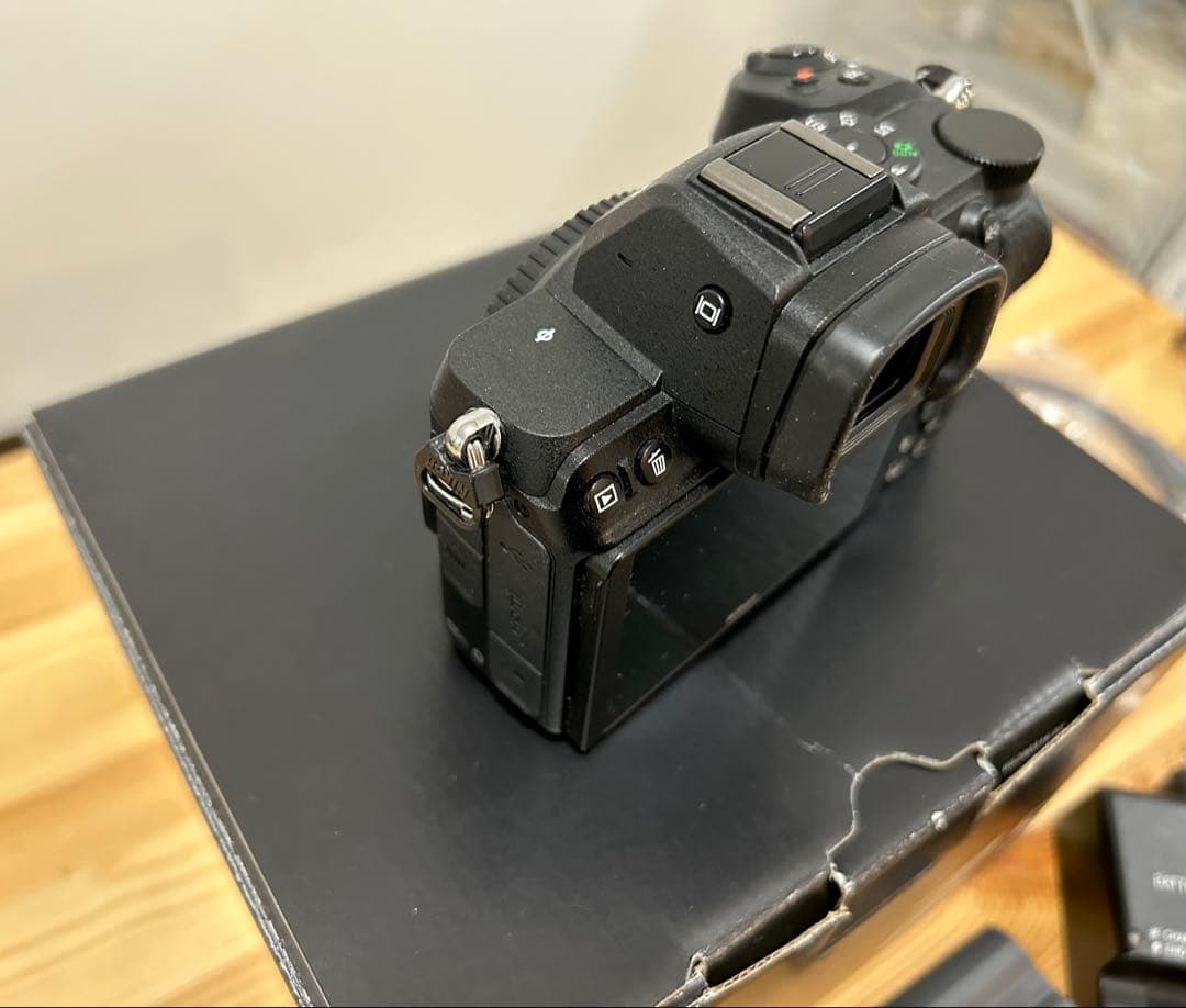 Nikon Z5 本体　予備バッテリー付　フルサイズ