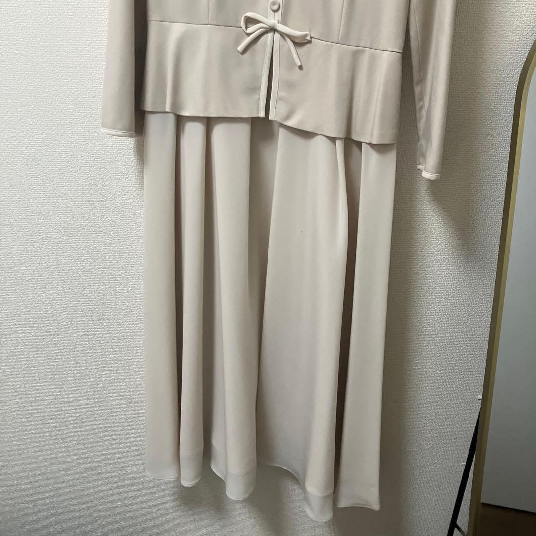 【美品】ストロベリーフィールズ　ベージュ リボン付きAラインワンピース