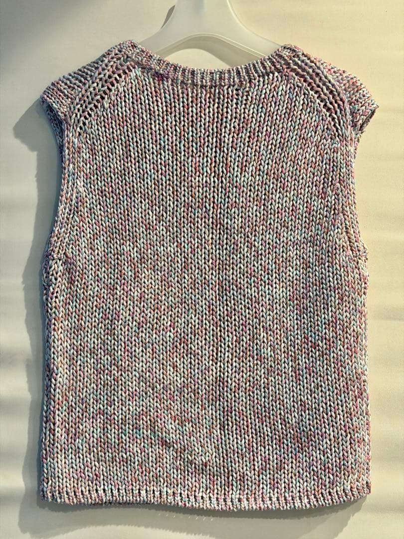 【ほぼ新品】TOMORROWLAND ペインテッドヤーン クルーネックベスト