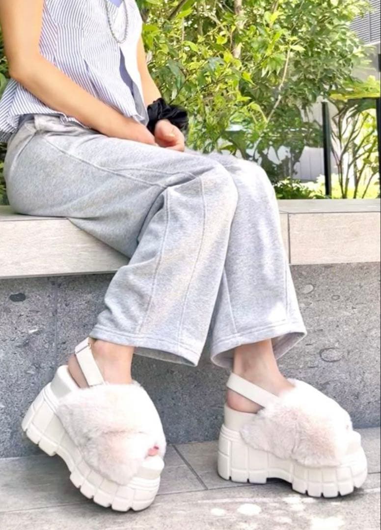 R&E クロスファーバックベルト厚底サンダル アイボリー Mサイズ