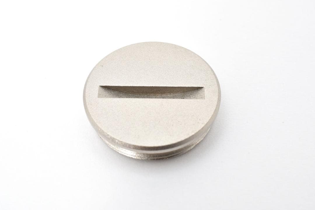 Contax T2用電池蓋　概ねキレイです。使用OKです。