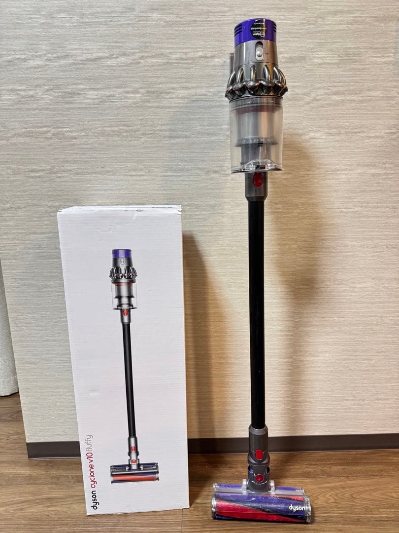 Dyson v10 fluffy掃除機 本体(未使用部品付き‼︎)