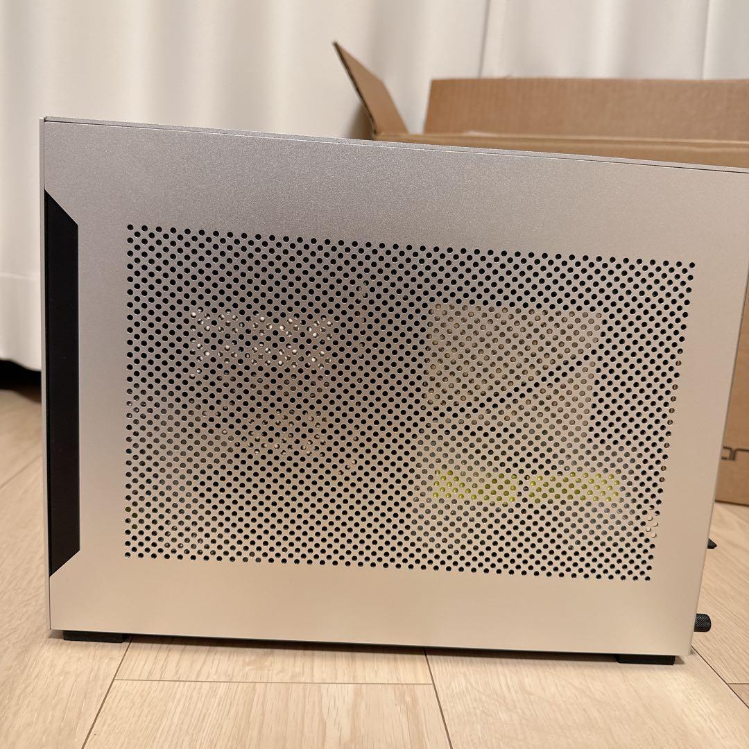 LIAN LI A4-H2O PCケース