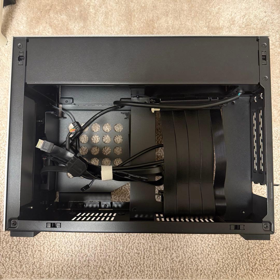 LIAN LI A4-H2O PCケース