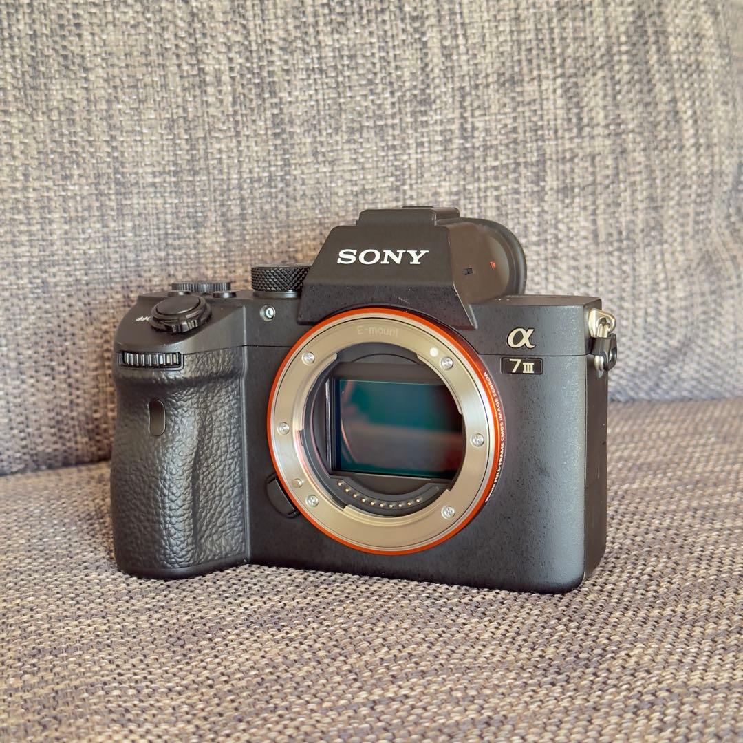 美品 ◆ショット:4692回◆ SONY ILCE-7M3 α7Ⅲ ボディ単体