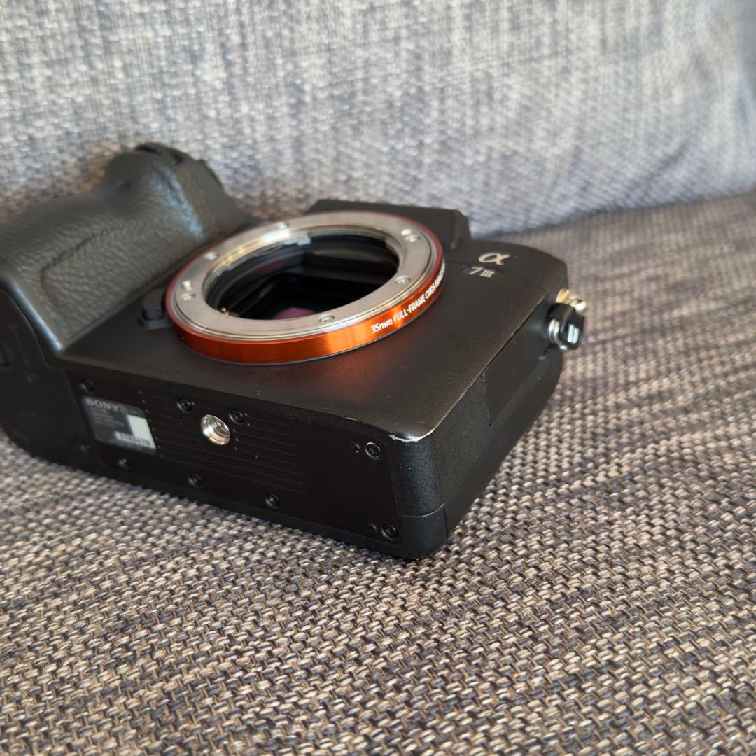 美品 ◆ショット:4692回◆ SONY ILCE-7M3 α7Ⅲ ボディ単体