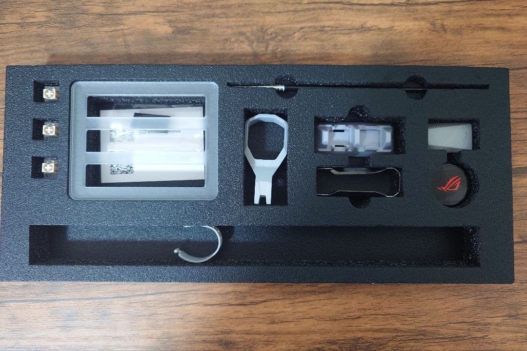 キーボード ASUS ROG Azoth Moonlight White