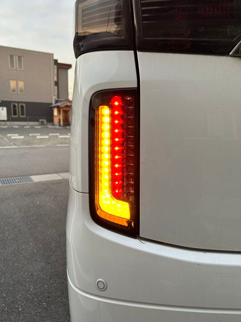 エルグランド E52系 Valenti ジュエルLEDテールランプTRAD ロア