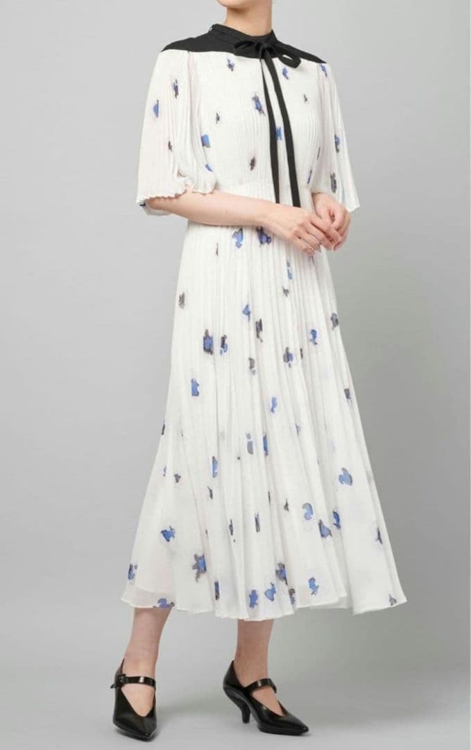 【 CELFORD 】 プリーツワンピース ホワイト ボウタイ リボン 花柄