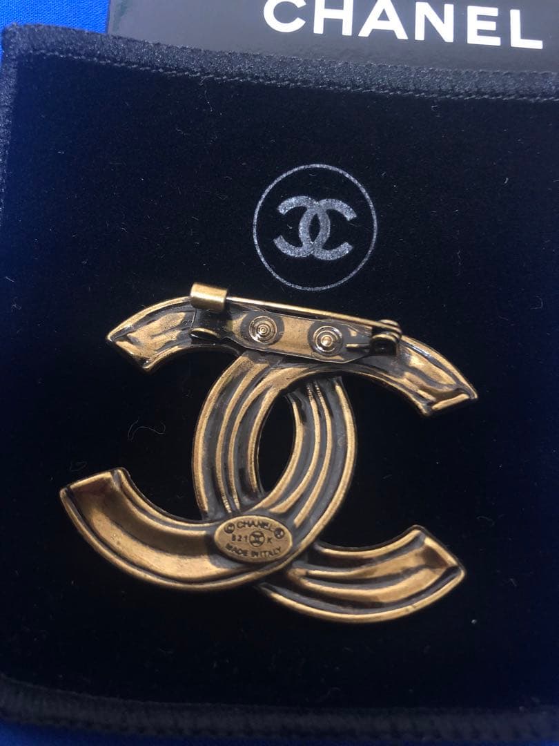 【新品・未使用】 CCロゴ ブローチ