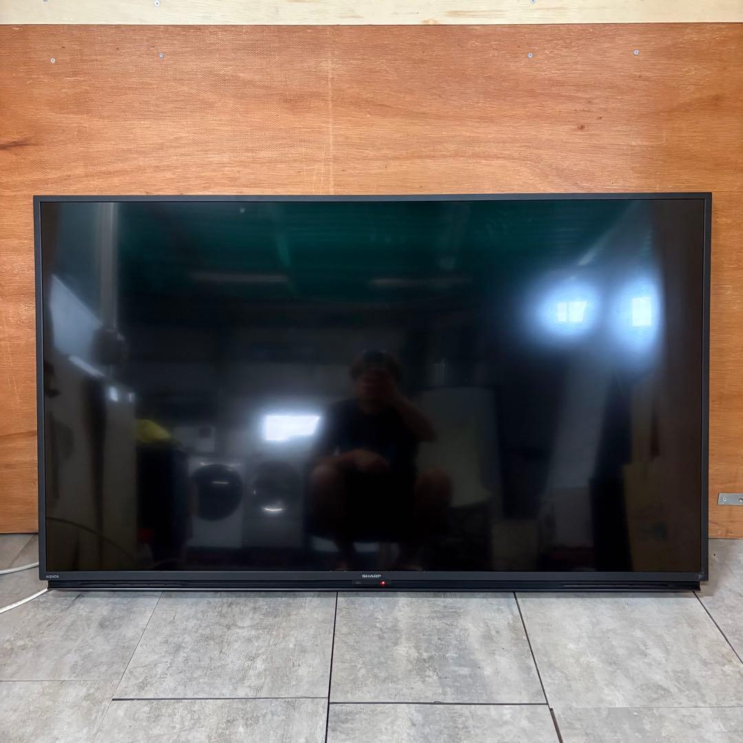 一都三県限定　配送無料　4K液晶テレビ　SHARP シャープ　壁掛け　50インチ