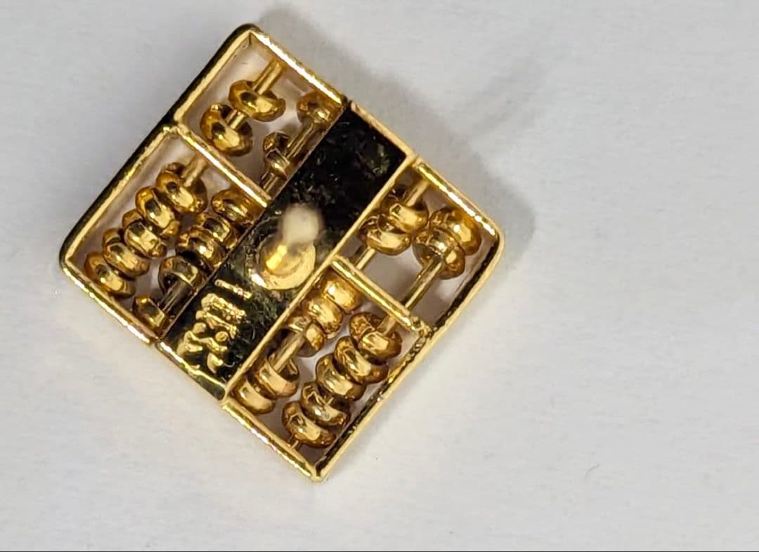 18K ピンバッチ　タイタック　そろばん