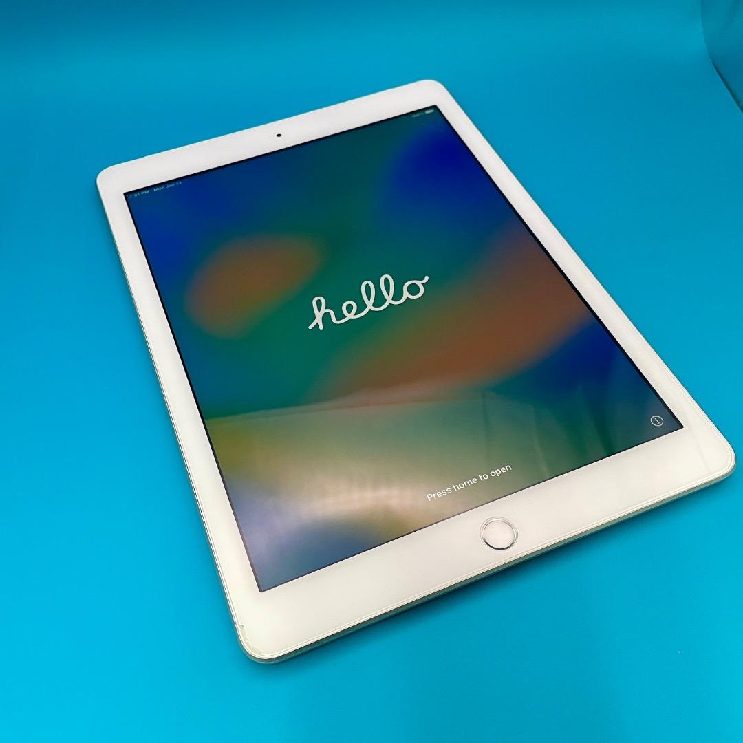 iPad (第5世代) Wi-Fi + Cellularモデル128GB