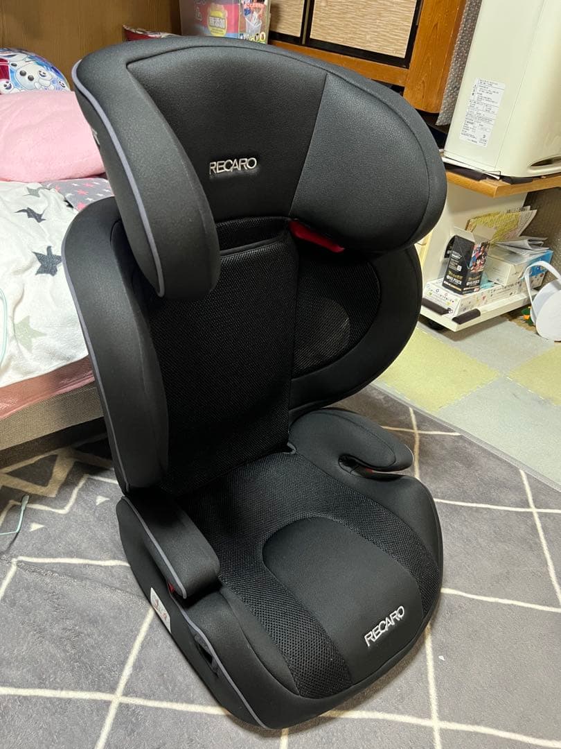 極美品　RECARO ジュニアシート ブラック