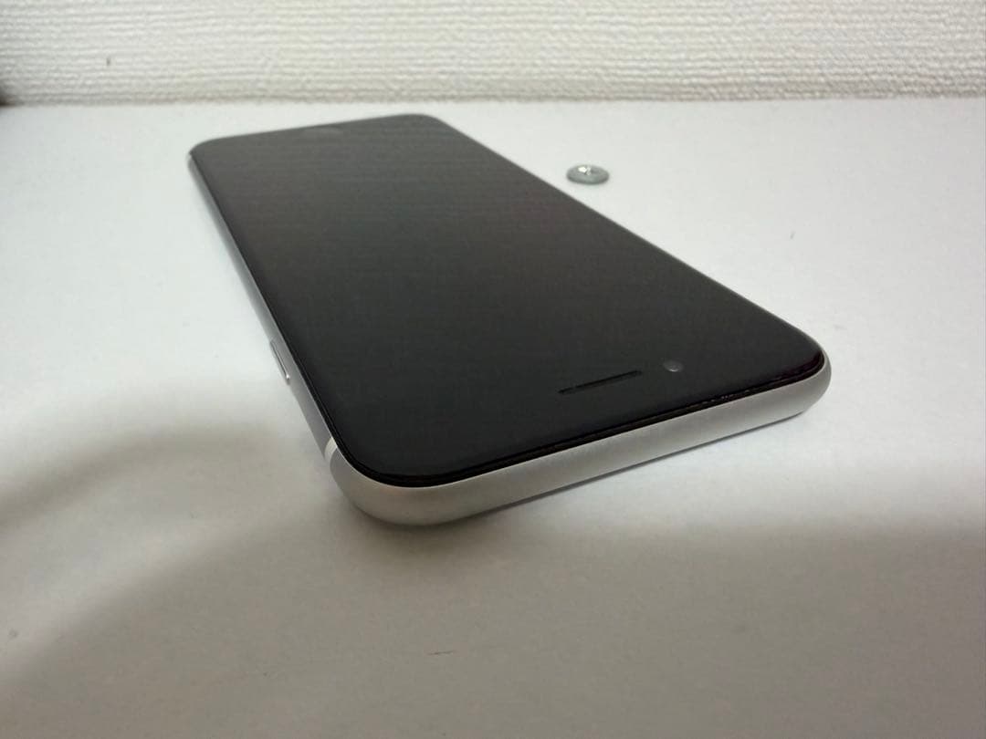 iPhone SE2 64GB ホワイト　本日即日発送可能