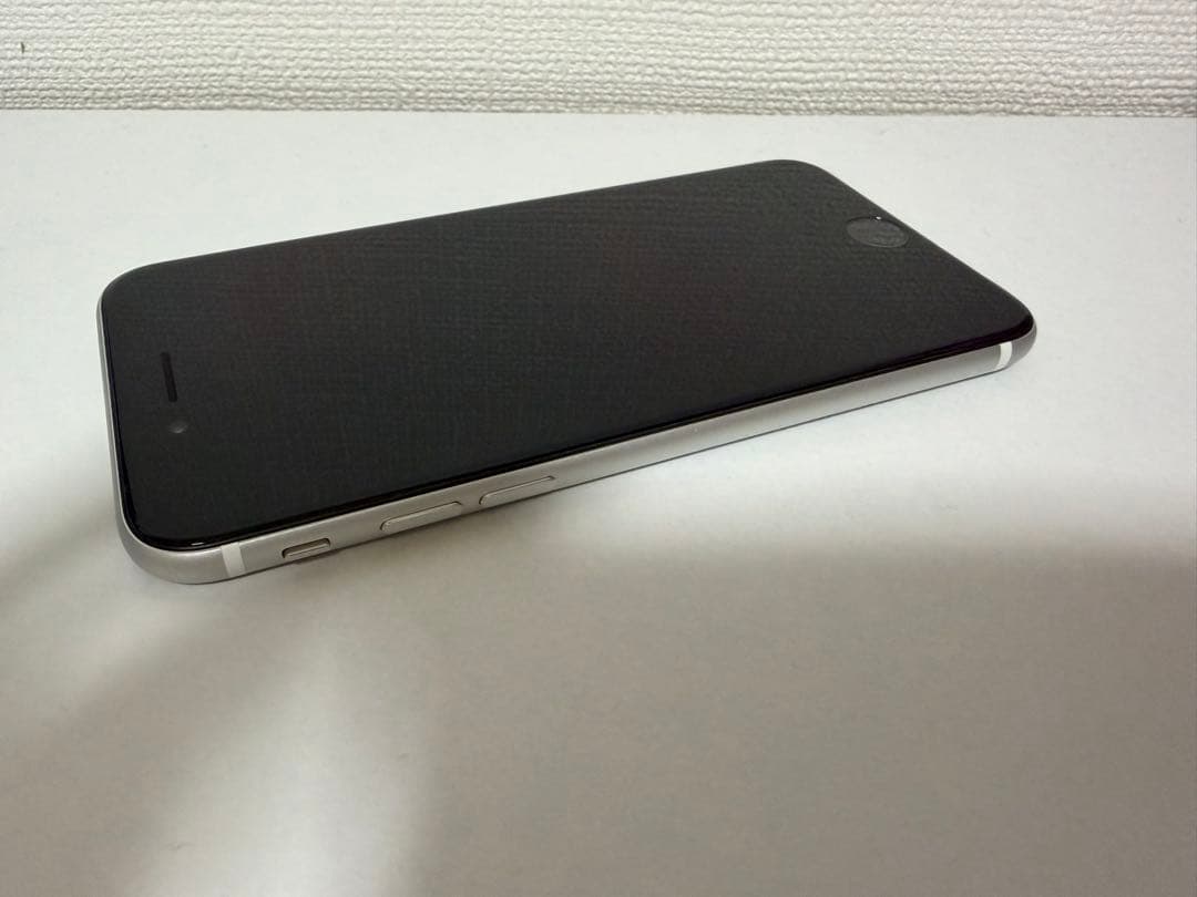 iPhone SE2 64GB ホワイト　本日即日発送可能